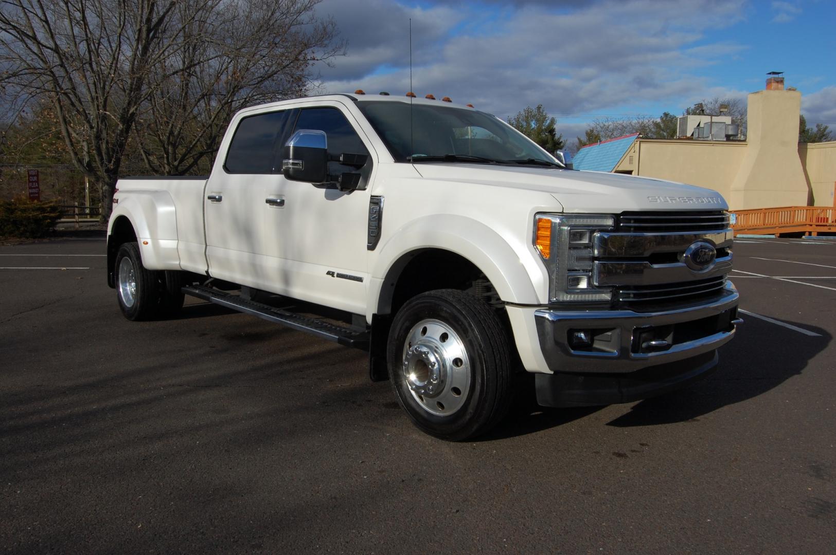 2017 White /Black Leather Ford F-450 SD Lariat Ultimate (1FT8W4DT7HE) with an 6.7 liter V8 Turbo Diesel engine, 6 speed Auto transmission, located at 6528 Lower York Road, New Hope, PA, 18938, (215) 862-9555, 40.358707, -74.977882 - 2017 Ford F450 Super Duty Lariat Ultimate. 4x4, Crew Cab, 6.7L Power Stroke Diesel Engine. White Platinum Metallic Tri-Coat Paint, Black Leather Interior. 82,250 miles. One owner. Ford ESP transferable warranty until March of 2025 or 125k miles. Intelligent Access w/ Remote Start, Tow Techno - Photo#3